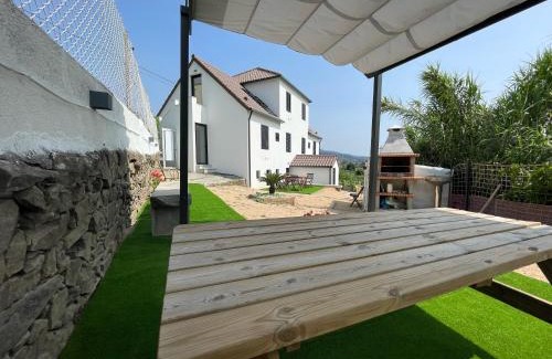 Redondela Cabin | Casa Cuartel