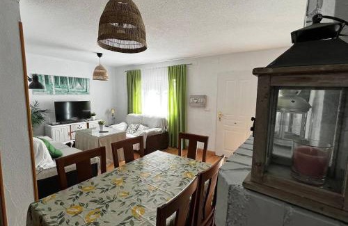 Durcal House | Casa de 5 habitaciones hasta 9 plazas, La Casilla en Dúrcal, Granada