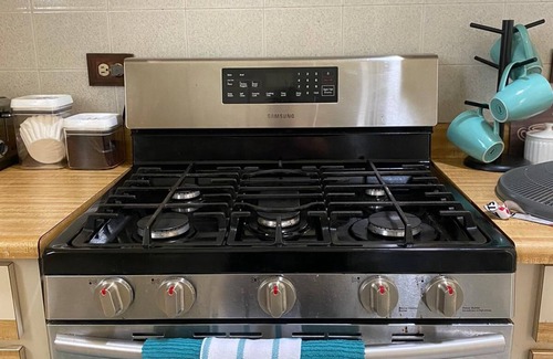 Corrales House | Casa de Carmen Pool House! Family + Pet Friendly! Perfect for Large Groups!