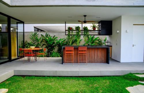 Jardim Acapulco House | Casa de Cinema no Guarujá - Condomínio Acapulco