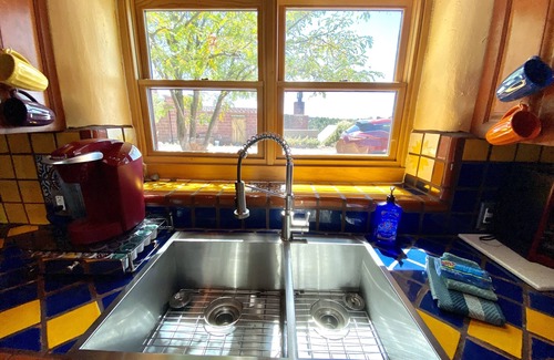 Taos House | Casa De Cuentos-Holiday Cancellation-BEST Views! Firepit w/wood supplied!