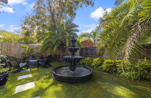 Downtown Historic District House | Casa De Hernandez-Boutique Hotel- AZUL- King suite