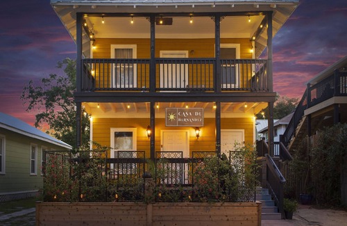 Downtown Historic District House | Casa De Hernandez-Boutique Hotel-Hierro-Luxe Queen
