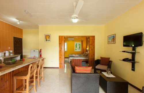La Digue House | Casa De Leela Self Catering Guest House