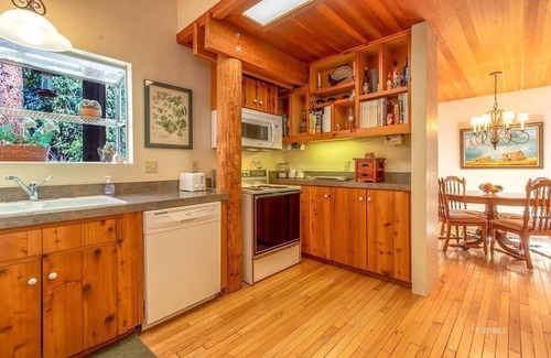 Pine Cove House | CASA de los ARBOLES! Delight & Solitude Abound in the "House of the Trees"