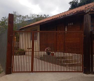 Miguel Pereira House | Casa de Madeira no Centro