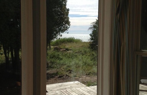 Manistique House | CASA DE MARC MARC GETAWAY Peaceful surroundings.n