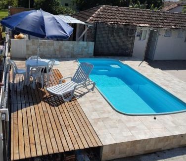 Ubatuba House | Casa de praia com piscina para 08 pessoas