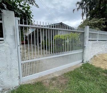 Itapoa House | casa de praia em Itapoá SC a uma quadra da praia