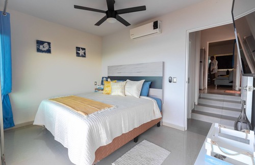 Punta Prieta House | Casa del Faro: Beautiful beachfront house. Private space with beach access