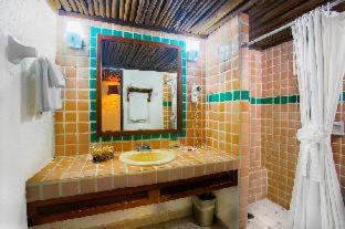 Cozumel Hotel | Casa del Mar Cozumel Hotel & Dive Resort with free access to an exclusive beach club