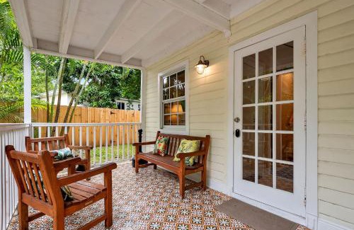 Little Havana House | Casa Del Rio 4 Bed 2 Bath Next to River 1826