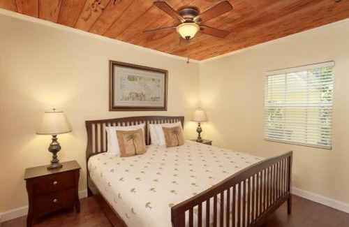 Flamingo Parks House | Casa del Sol - Cozy Hideaway with Pool in Grandview Heights