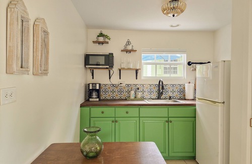 Flamingo Parks Apartment | Casa del Sol. Pet friendly guest house!