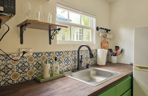 Flamingo Parks Apartment | Casa del Sol. Pet friendly guest house!