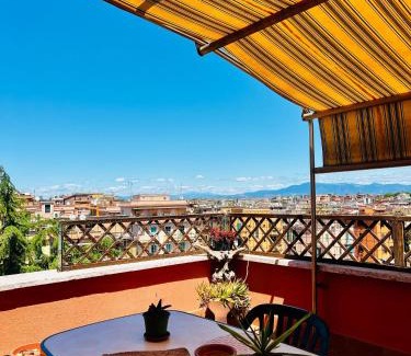 Prenestino-Centocelle Apartment | Casa del Vento - Panoramic Rooftop next to Metro C