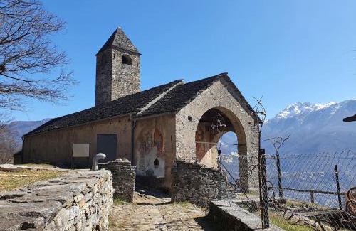 Minusio Apartment | Casa delle Vigne: Giardino, pergola e vista lago