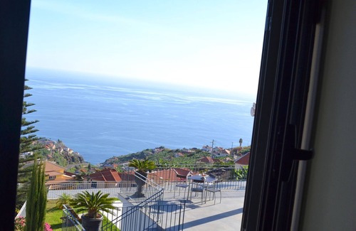 Canhas House | Casa do Lado - Ideal house for a couple and one or two children