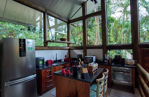Paraty Cottage | Casa do Lenhador, Durma ao som da Cachoeira!