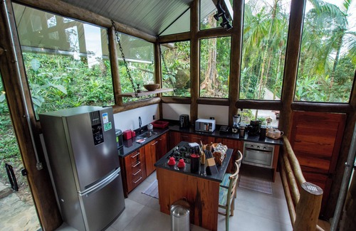 Paraty Cottage | Casa do Lenhador, Durma ao som da Cachoeira!