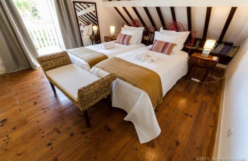 Estoril House | Casa do Tamariz, XIX century Beach House