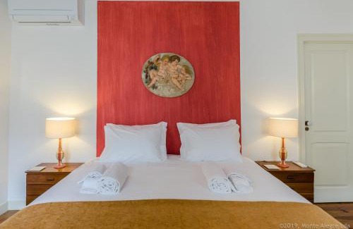 Estoril House | Casa do Tamariz, XIX century Beach House