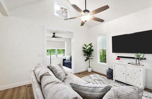 Hadley - Washington House | Casa Dora