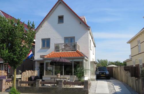 Zandvoort Apartment | Casa duna close to the beach, city centre, dunes and parking area