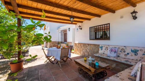 Antequera Villa | Casa El Trigal Villanueva de la Concepcion by Ruralidays