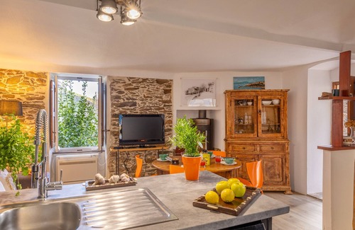Pietracorbara House | Casa Eleana, charming house with terrace overlooking Orneto Tower (15th century)