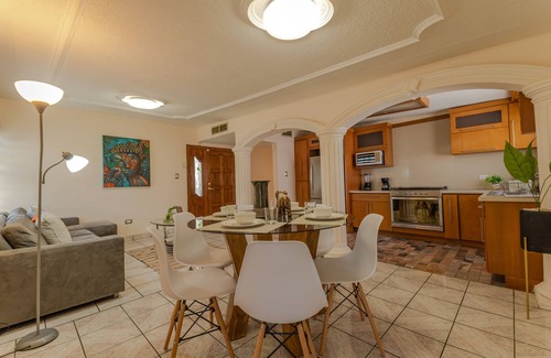 Chihuahua House | Casa Elefante, ubicada en una zona tranquila y segura, ideal para familias