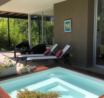 Lujan de Cuyo Apartment | Casa en Vistalba para dos personas con yacuzzi de temporada en la terraza