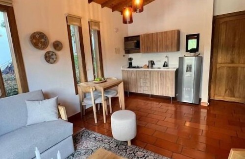 El Penol House | CASA EVE HOTEL 1 bedm suite w/living rm on the waternBreakfast and Dinner incl.