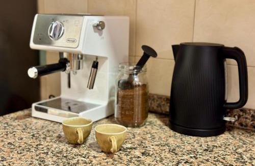 Las Jaras House | Casa familiar junto al Lago de la Encantada con zona de juegos, BBQ y cine