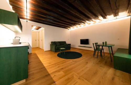 Vipiteno Historic Center Apartment | Casa Fellin Guesthouse