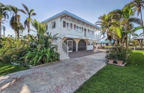Bokeelia House | Casa Florida π΄ waterfront home with boat ramp