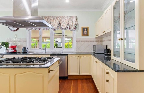 Heritage Park House | Casa Foresta - Old time charm 4BR Family House