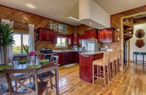 Jonesville House | Casa Grande, 4 Bedroom Home with Amazing Ocean Views