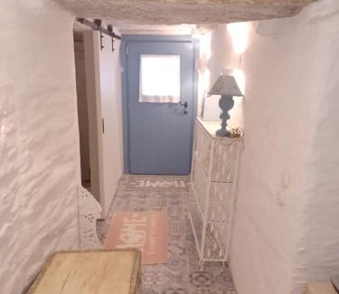 Ioulida House | Casa Grotta