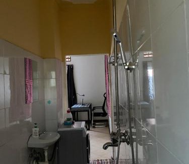 Kireka Apartment | Casa Holmes