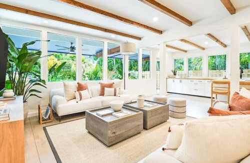 Biscayne Park House | Casa in Tropic Paradise with Pool, BBQ and Firepit
