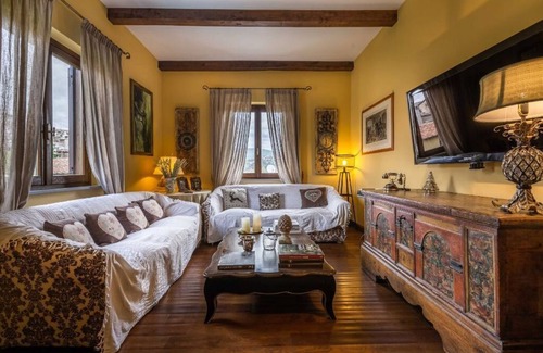 Castelnuovo di Farfa House | Casa Indipendente piu un Appartamento Piano Terra con Piscina