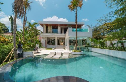 Padonan Villa | Casa Infinito - Resort Style 8 Bedroom Villa in Canggu