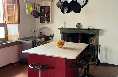 Guzzano-pieve di Controne House | Casa Kennedy, Tuscan Villa with Private Swimming Pool