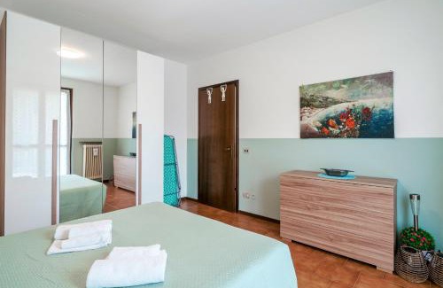 San Martino della Battaglia Apartment | Casa Maria - trilocale con patio, garage e WiFi