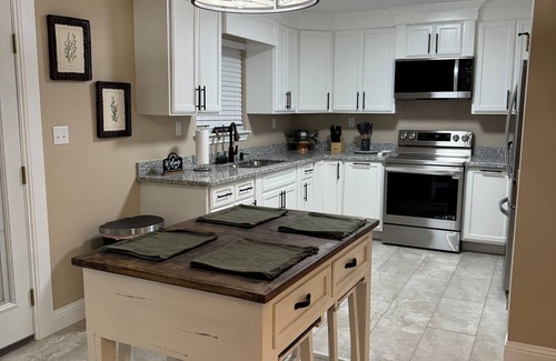 Eagle Pass House | Casa Itzel - 4 bd/2 bath
