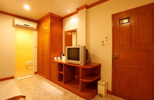 Patong Hotel | Casa Jip Guesthouse