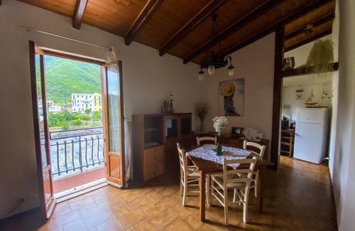 Corniglia Apartment | Casa Largo Taragio