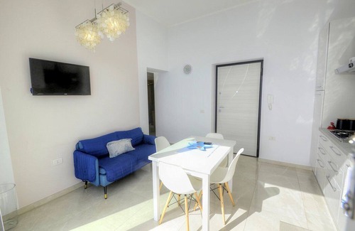 Marina Di Camerota Apartment | Casa Lentisco: A bright and sunny apartment which faces the sun and the sea, with Free WI-FI.