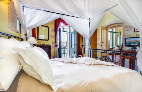 Old Town Hotel | Casa Leone Hotel